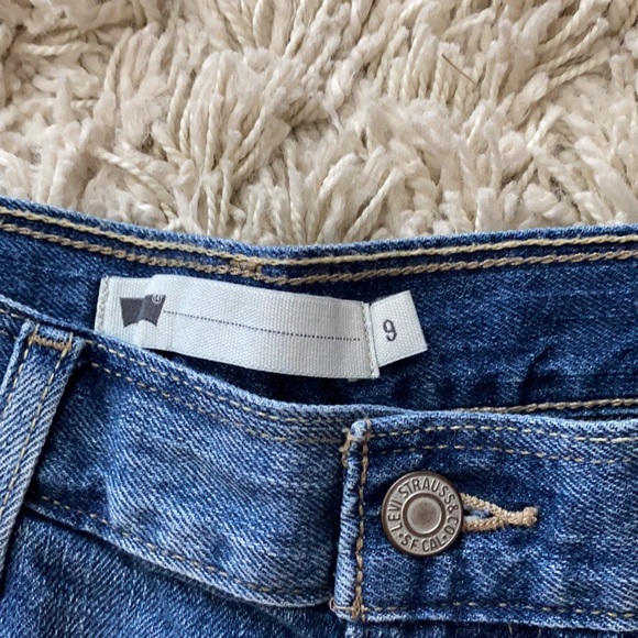 Levi’s shorts - Picture 3 of 3